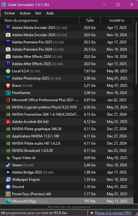 Interface de Geek Uninstaller affichant la liste des programmes installés sur Windows.