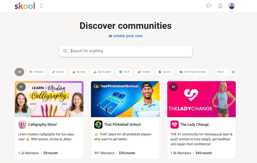 Interface de la plateforme Skool montrant les sections communauté, cours et événements