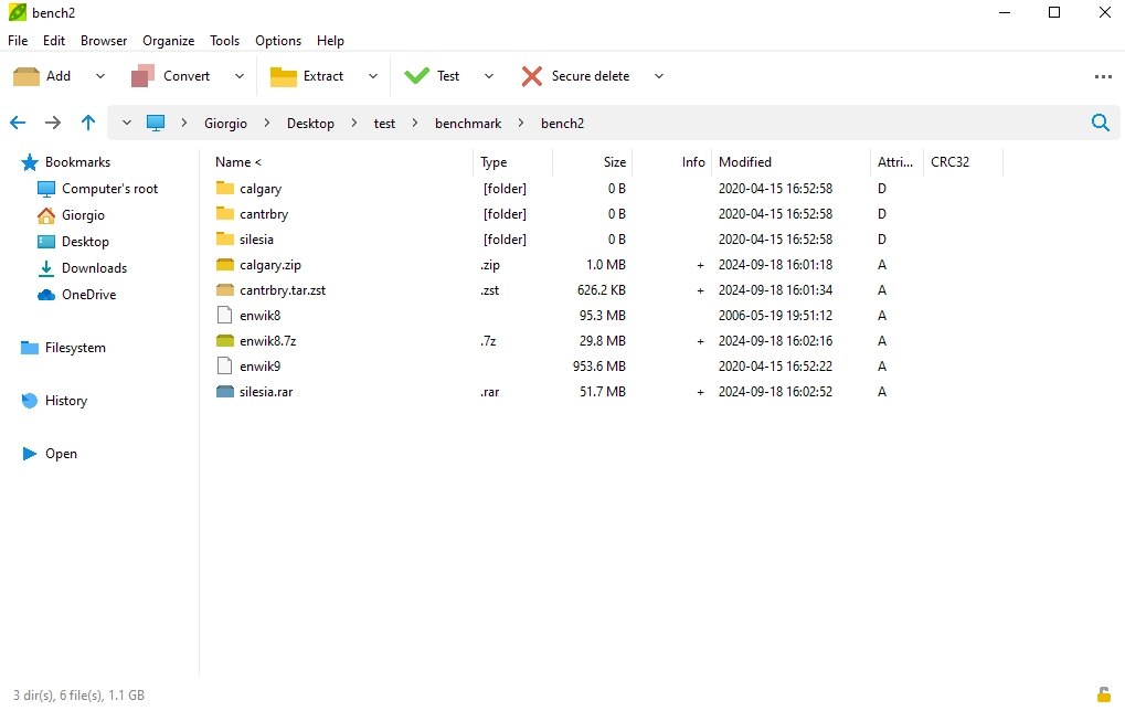 Interface de PeaZip sous Windows affichant des archives et dossiers en mode détails
